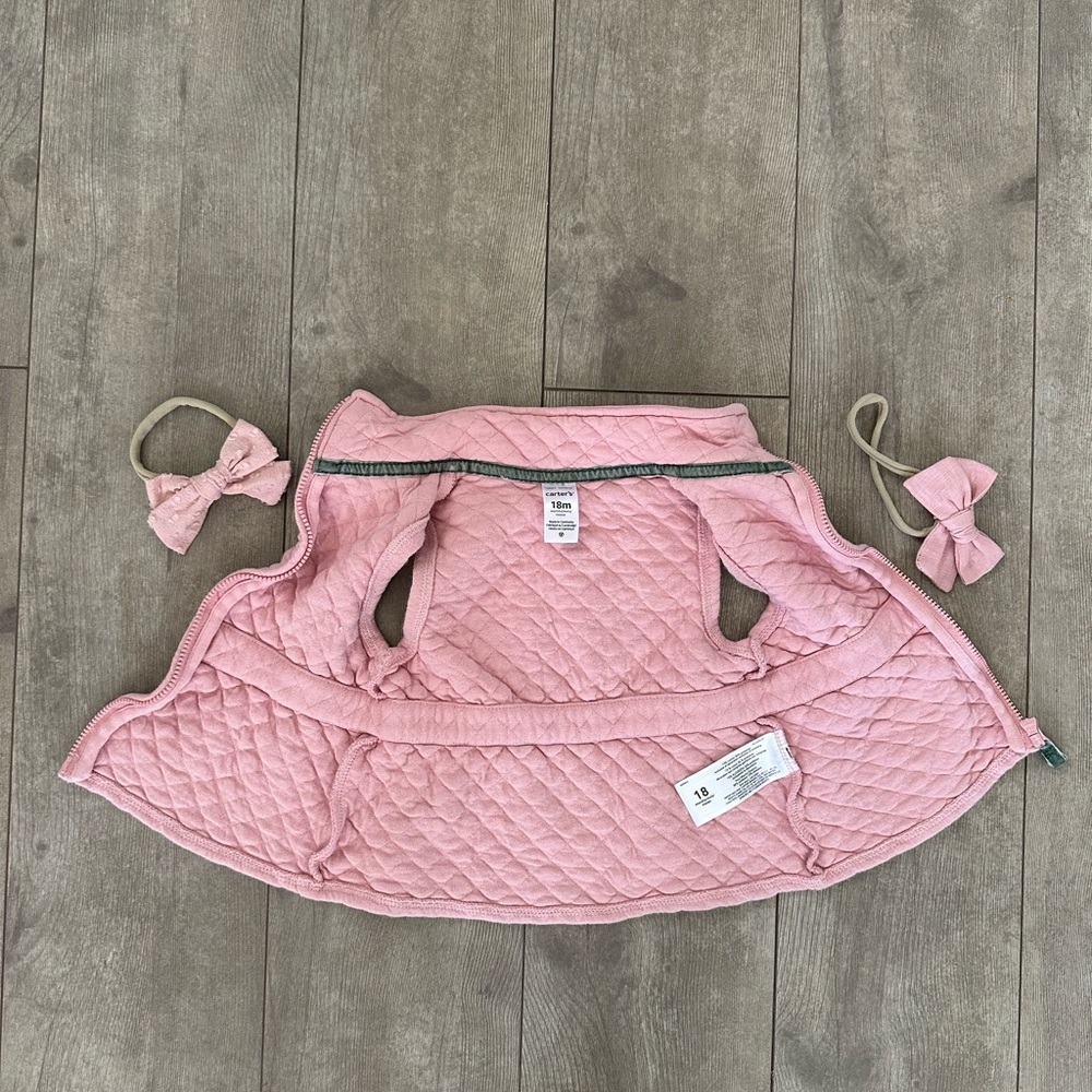 Carter’s 18 month baby girl zip vest jacket and matching bows - Picture 6 of 10